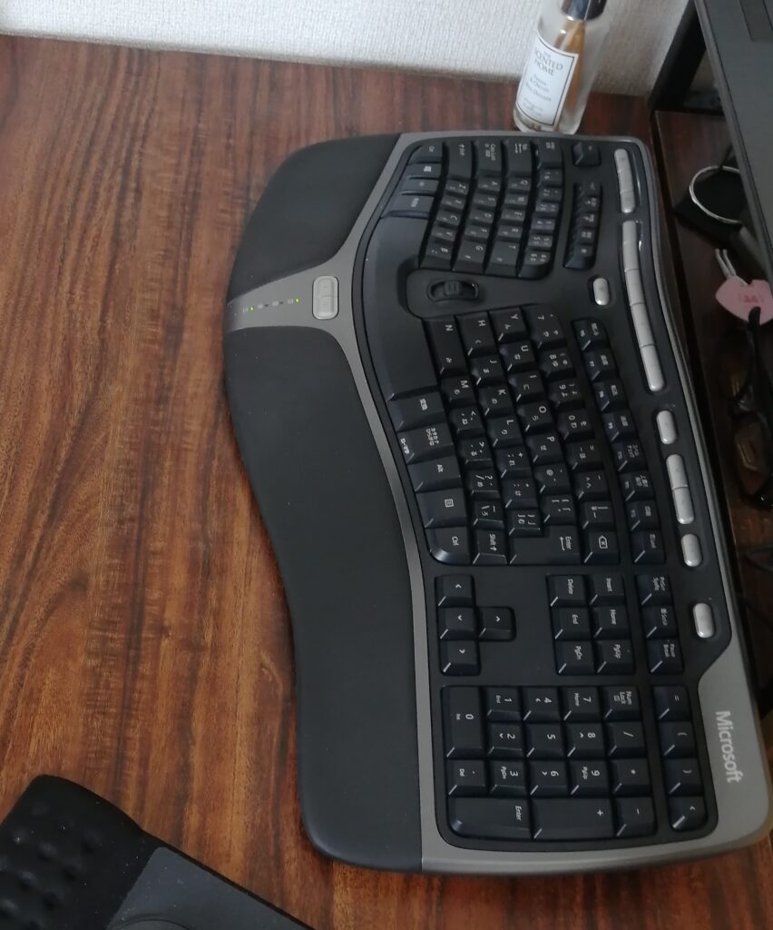 マイクロソフト キーボード 有線 Keyboard 4000 B2M-00029 Amazon.co.jp: マイクロソフト キーボード 有線/人間工学